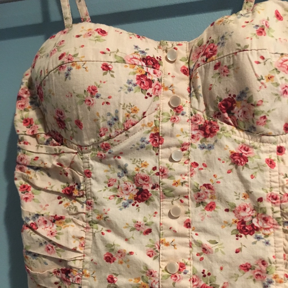 🌷Love Culture Floral Fitted Camisole🌷